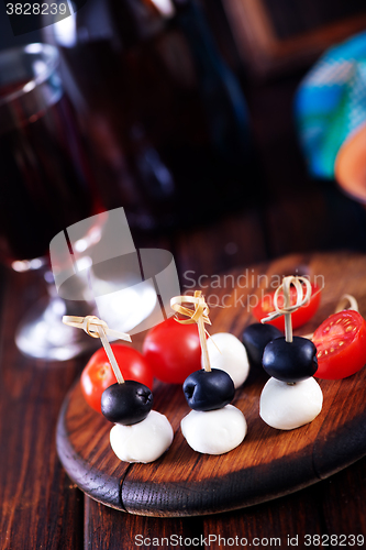 Image of wine with cheese