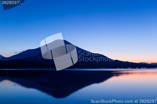 Image of Fujisan and Lake Yamanaka at sunset