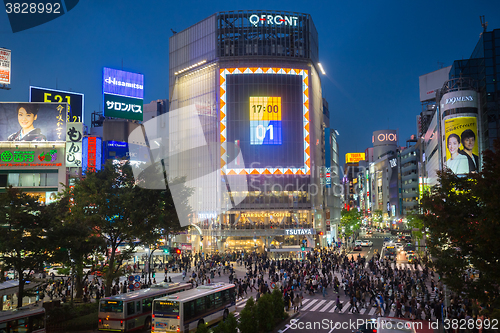 Image of Pedestrians at Shibuya Crossing, Tokio, Japan