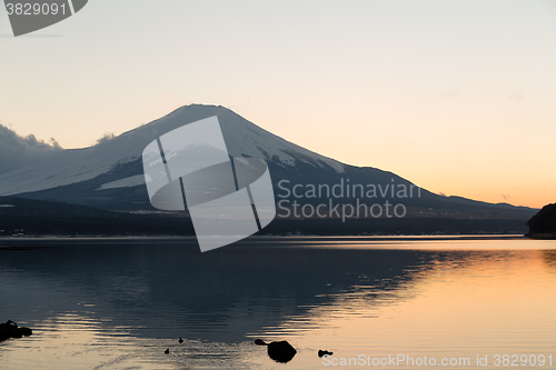 Image of Lake Yamanaka and Mt Fuji