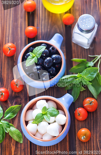 Image of mozzarella with tomato