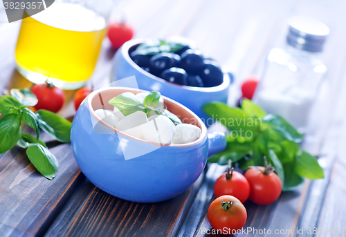 Image of mozzarella with tomato
