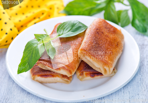 Image of pancakes with meat