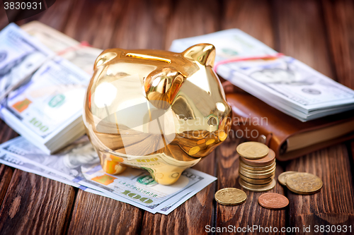 Image of Piggy bank and money