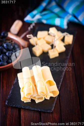 Image of wine with cheese