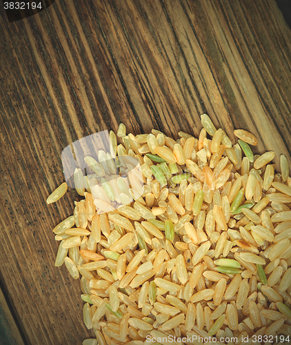 Image of brown rice seeds