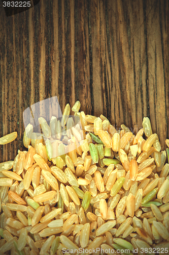 Image of seeds of a brown rice