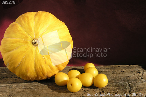 Image of yellow fruits