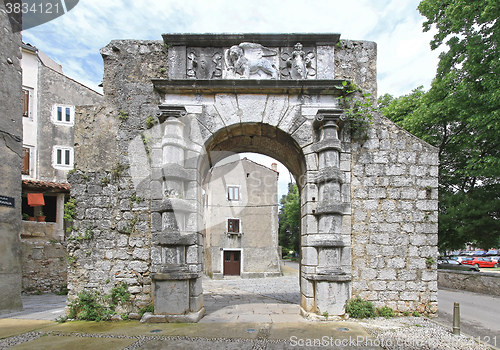 Image of Cres Gate