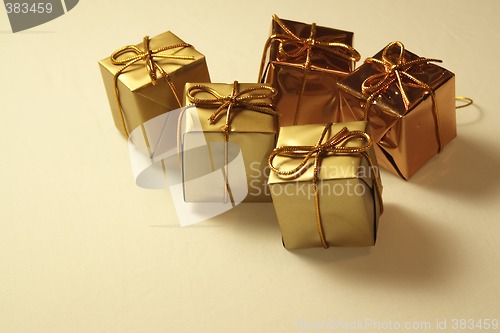 Image of gold present decorations