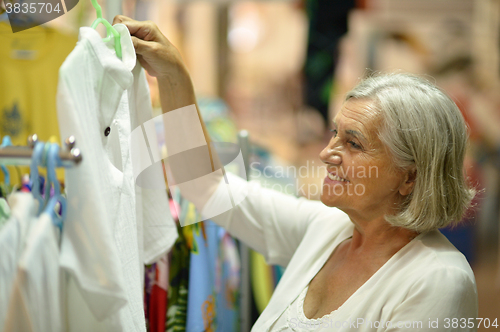 Image of woman in shopping center