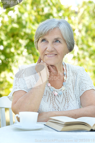 Image of middle-aged woman