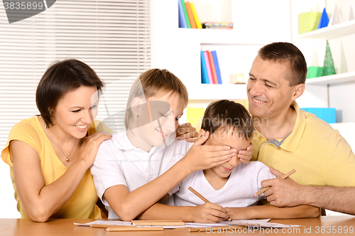 Image of Happy family drawing