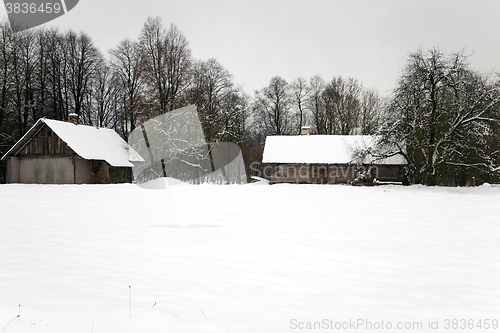 Image of old wooden house 