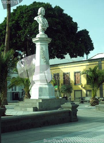 Image of public park with monument Triana barrio neighborhood Vegueta Gra