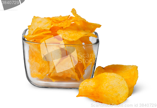 Image of Potato chips in a glass bowl