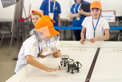 Image of Competitions of robots among school students