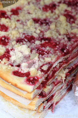 Image of red currant cake 