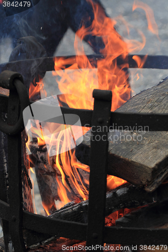 Image of fire in the steel basket\r\n