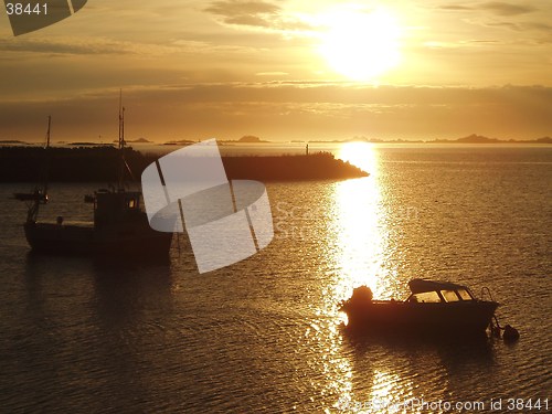 Image of Boats bathing in the midnightsun at 3 a.m. Lofoten