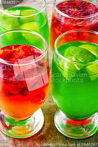 Image of jelly drink with kiwi and oranges