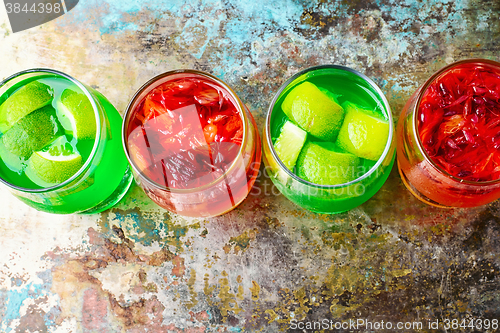 Image of jelly drink with kiwi and oranges