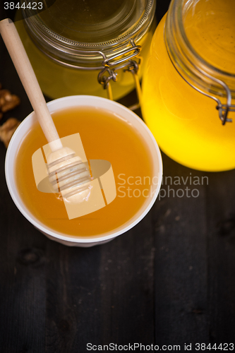 Image of Honey with walnut