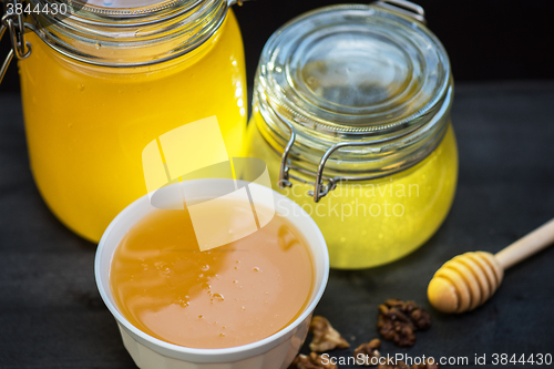 Image of Honey with walnut