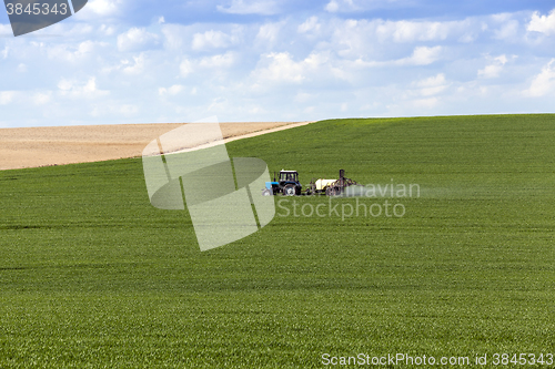 Image of tractor in the field 