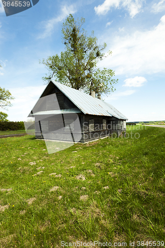 Image of old wooden house 