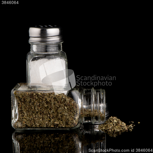 Image of  Salt and oregano shakers