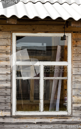 Image of old wooden house  