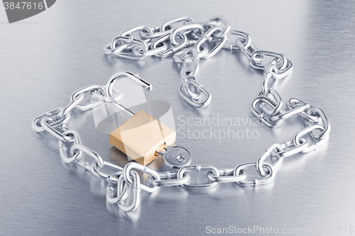 Image of Closeup on silver chain 