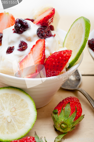 Image of fruit and yogurt salad healthy breakfast