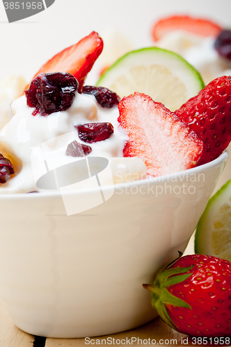 Image of fruit and yogurt salad healthy breakfast
