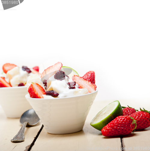 Image of fruit and yogurt salad healthy breakfast