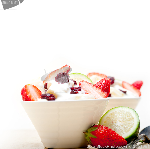 Image of fruit and yogurt salad healthy breakfast