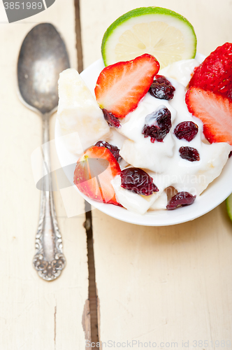 Image of fruit and yogurt salad healthy breakfast