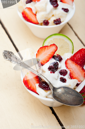 Image of fruit and yogurt salad healthy breakfast