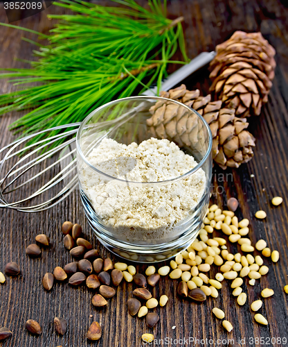 Image of Flour cedar in glass on board