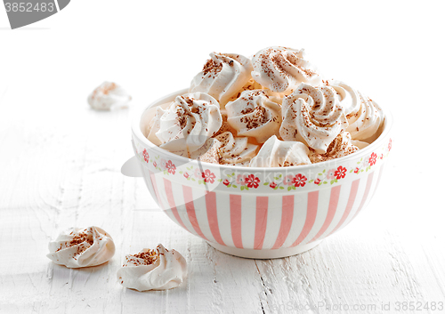 Image of bowl of meringue cookies