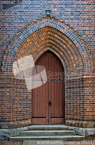 Image of arched church doorway