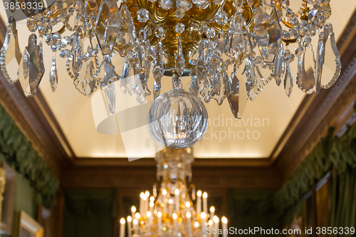 Image of Chrystal chandelier close-up