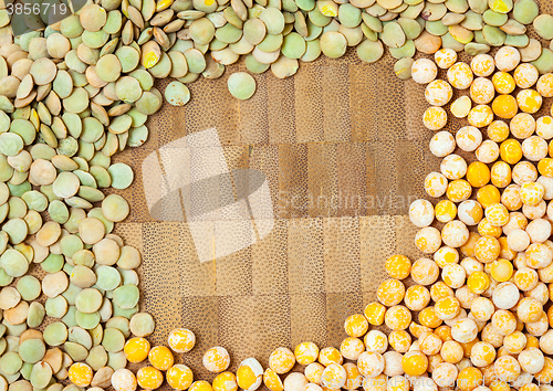 Image of dry peas and lentils with copy space