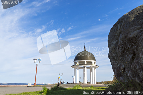 Image of Rock and rotunda on city lake quay