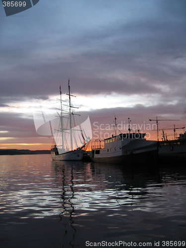 Image of sunset at the sea gulf in Oslo