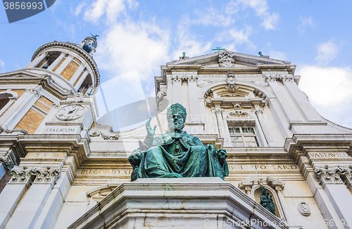 Image of Sixtus V bronze statue in Loreto, Italy