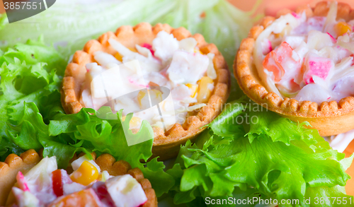 Image of salad in baking vase