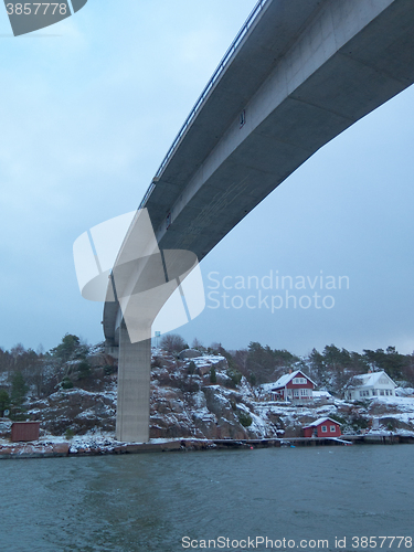 Image of the bridge between orust and tjorn