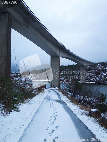 Image of the bridge between orust and tjorn